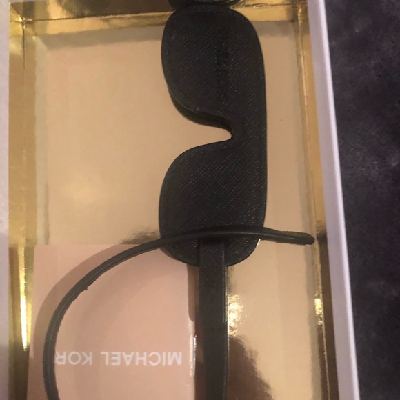 ⭐️ Michael Kors luggage tag (NEW) - Picture 2 of 2